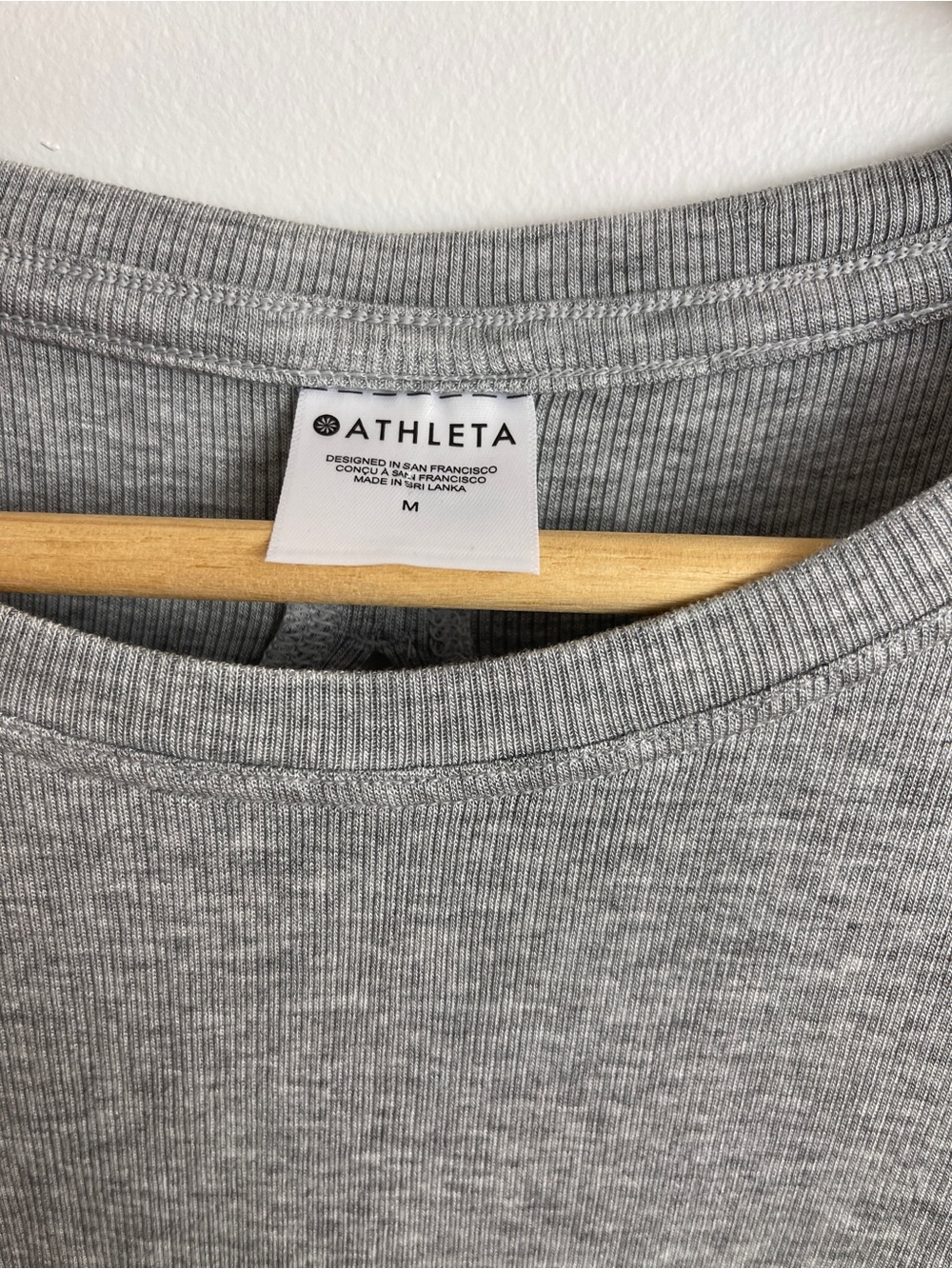 Athleta Heather Gray Ribbed Tee NWT Size M - Picture 2 of 5